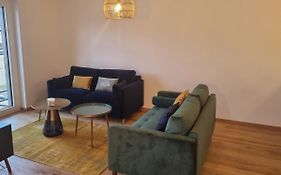 Chic City Center 3 Beds Flat & Balcony & Parking
